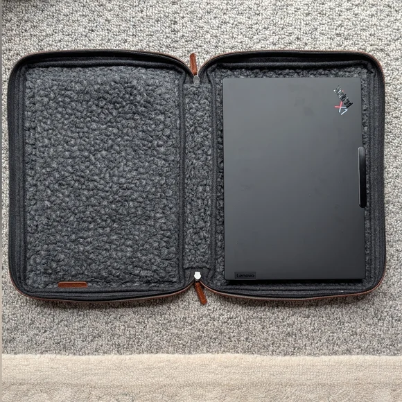 EUC Hardgraft Inside Laptop Case 15" - Picture 10 of 16